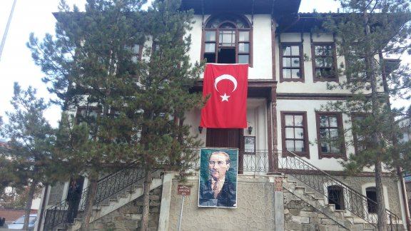 Ulu Önder Mustafa Kemal ATATÜRK´ü Andık