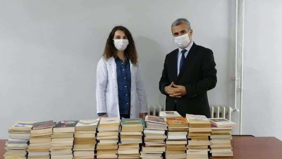 Yenidoğan Ortaokuluna Kitap Temin Edildi. 