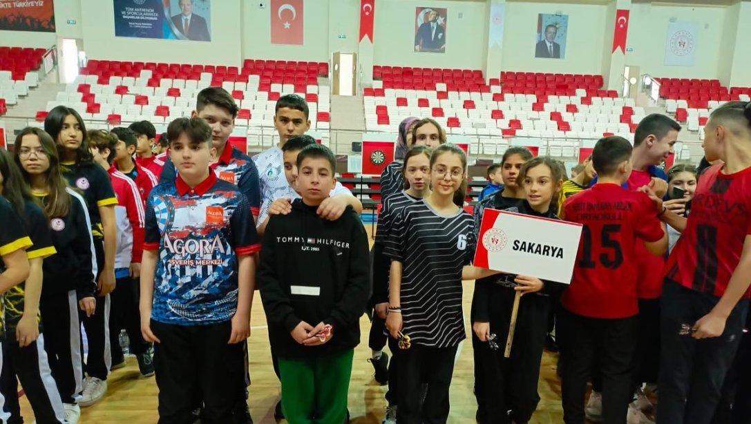 Taraklı Ortaokulu Yıldız Erkek ve Yıldız Kız takımlarımız Kırklareli'nde yapılan Okul Sporları Bölge elemeleri yarışmalarında Sakarya ilimizi temsilen katıldı. 
